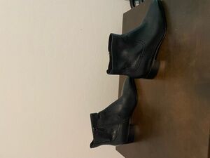 The Cole Haan Women's Naia Black Leather Booties 9.5m